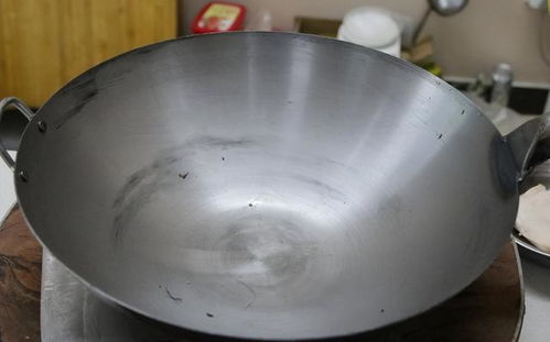 鐵鍋分生鐵和熟鐵，區(qū)別挺大弄懂再買，學(xué)會(huì)開(kāi)鍋更好用——生鐵篇